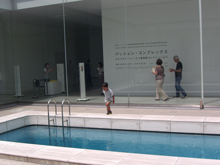 21C Museum: penetrable pool